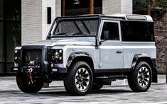 Nếu không thích Land Rover Defender mới, bạn có thể mua bản cũ độ đẹp mắt với 565 mã lực này