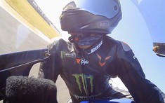 Nhà vô địch F1 Lewis Hamilton lần đầu chạy thử siêu mô tô Yamaha M1 Moto GP của Valentino Rossi