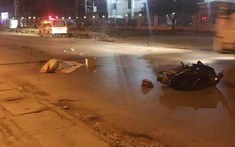 Hà Nội: Va chạm trực diện với xe container vào lúc rạng sáng, thanh niên đi xe máy tử vong