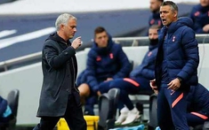 Mourinho: 'Không thể chấp nhận sai lầm của VAR'