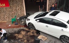 Hà Nội: Nữ tài xế nghi say rượu, mất lái đâm người điều khiển xe máy nhập viện