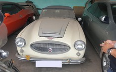 Xế cổ Austin-Healey 3000 MK II phủ bụi tại garage ở Sài thành khiến bao người xót