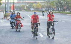 Đại lộ Phạm Văn Đồng vắng vẻ trong ngày mùng 1 Tết