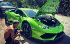 Choáng với hình ảnh siêu xe Lamborghini Huracan vá vỏ lưu động ở miền Tây