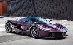 Mùng 2 Tết, cùng diện kiến chiếc Ferrari LaFerrari có màu sơn tím Rosso Vinaccia độc nhất thế giới