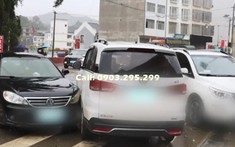 Nữ tài xế đạp nhầm chân ga ô tô mới mua gây tai nạn liên hoàn cho 7 xe khác