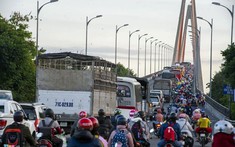 Cầu Rạch Miễu: Tai nạn chết người khiến cả đoạn đường tắc gần 10 km