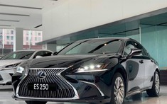 Lexus ES 250 2020 chính thức có mặt tại đại lý, thêm công nghệ giá tăng 41 triệu đồng