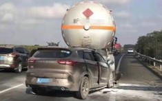 Chiếc SUV phóng như bay trên cao tốc, tông vào đuôi xe bồn khiến 4 người tử vong