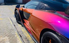 Doanh nhân quận 12 chia sẻ video McLaren Senna màu siêu độc vào trong container, ngày về Việt Nam không còn xa