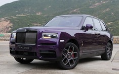 Rolls-Royce Cullinan Black Badge với ngoại thất tím thơ mộng có giá gần 35 tỷ đồng tại Hồng Kông