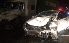 Hà Nội: Honda City do nữ lái lấn sang làn đường ngược chiều đối đầu với xe container