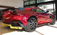 Aston Martin V8 Vantage màu đỏ độc nhất Việt Nam lên body kit phiên bản AMR cực hầm hố