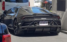 Sự thật bức ảnh siêu xe Lamborghini Huracan EVO mang tờ giấy "xe xin số"