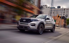 Ford Explorer ST 2020 bán chạy như tôm tươi, tranh cả khách của xe sang