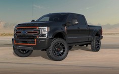 Diện kiến xe bán tải Ford F-250 Harley-Davidson Edition khiến dân chơi "xúc động"