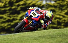 Honda CBR1000RR-R Fireblade SP vượt mặt Ducati Panigale V4 R để trở thành "Ông hoàng tốc độ" trên đường đua WSBK