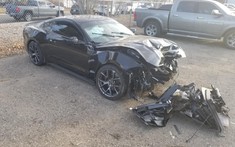 Đại lý xe nhận "gạch đá từ Facebook" khi đâm hỏng chiếc Ford Mustang vừa lắp bộ siêu nạp của khách hàng