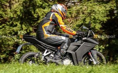 Sport bike KTM RC 390 2020 sẽ trình làng vào tháng 3 tới đây, mang nhiều thay đổi đáng gờm