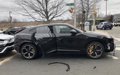 "Trẻ trâu" ăn trộm 2 chiếc siêu xe Lamborghini Urus của đại lý rồi tự tông vào nhau