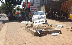 Đắk Nông: Nữ tài xế quên kéo phanh tay, ô tô Toyota Vios trôi tự do, tông tử vong người đi xe máy