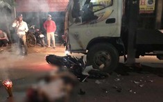 Tp. Hồ Chí Minh: Đối đầu ô tô tải, đôi nam nữ đi xe máy tử vong tại chỗ