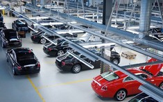 Lo sợ Covid-19, hãng xe siêu sang Rolls-Royce tạm ngừng sản xuất