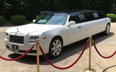 Chiếc limousine Rolls-Royce Ghost "giả mạo" này đang được chào bán giá rẻ chỉ hơn 800 triệu đồng