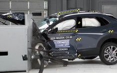 Chứng kiến Mazda CX-30 2020 trải qua bài thử nghiệm va chạm tàn bạo và nhận Top Safety Pick