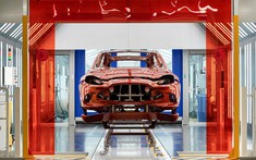 Sau một thời gian cố chấp, Aston Martin đã đóng cửa tất cả nhà máy ở Anh Quốc vì COVID-19