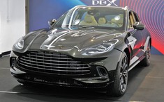 SUV hạng sang cỡ lớn Aston Martin DBX sẽ về Việt Nam đã được giới thiệu ở Hồng Kông