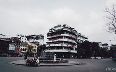 Đường phố Thủ Đô vắng vẻ và lặng yên "mồng 60 Tết" sau yêu cầu của Chủ tịch thành phố trong dịch Covid-19
