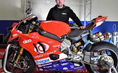 Siêu mô tô Ducati Panigale V4 sẽ tham gia "giải đua tử thần" Isle of Man TT
