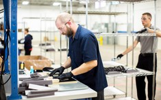 Tạm dừng sản xuất ô tô, Ford và FCA quay sang sản xuất mặt nạ, máy thở cho đại dịch COVID-19