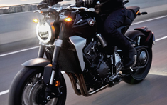 Honda Việt Nam giới thiệu Honda CB1000R 2020 với mức giá gần nửa tỷ đồng
