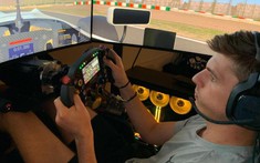 Không được thi đấu vì COVID-19, đây là cách các tay đua F1 rèn luyện kiêm giải trí tại nhà