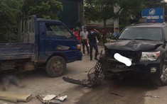 Hà Nội: Va chạm với SUV 7 chỗ Toyota Land Cruiser, người đi xe máy văng vào gầm ô tô tải, tử vong