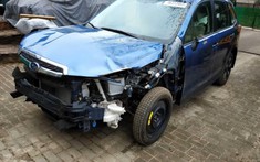 Chứng kiến chiếc Subaru Forester "nát đầu" được sửa chữa như mới dưới bàn tay người Nga