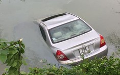 Lạng Sơn: Ô tô Hyundai rơi xuống suối, nữ tài xế tử vong trong xe