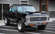 Chiếc Chevrolet Blazer K5 1972 phục chế này có giá tới 7 tỷ đồng, gấp 10 lần so với Blazer 2020