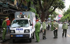 Mở cửa bất chấp lệnh cấm tụ tập trong mùa dịch Covid-19, 2 gara ô tô ở Hà Nội bị xử phạt 15 triệu đồng