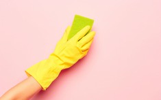 10 bước vệ sinh giấy dán tường sạch đẹp như mới