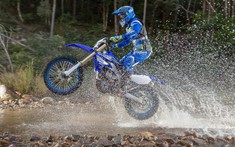 Cào cào 6 số Yamaha WR155 có thể đạt được vận tốc tối đa đến 151km/h trên bàn thử