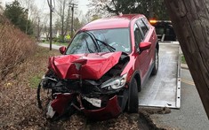 Mazda CX-5 vỡ đầu vì tài xế ngất xỉu do đeo khẩu trang N95 trong xe quá lâu