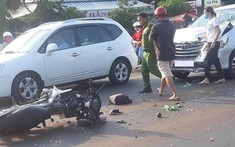 Đắk Lắk: Xe máy tông trực diện vào ô tô 7 chỗ, một người nguy kịch