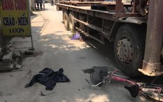 Thanh Hoá: Va chạm với xe đầu kéo, người phụ nữ chạy xe đạp chết thảm
