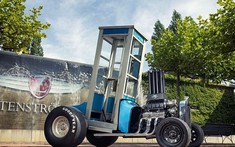 "Buồng điện thoại" trang bị động cơ V8, 375 mã lực này được chào bán giá 130.000 USD