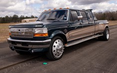 Ford F-350 Centurion - Chiếc bán tải độ "vừa to vừa dài" đang được đấu giá rẻ chưa tới 250 triệu đồng