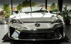 Siêu xe Lexus LFA sáng loáng và còn gần như mới được bán với giá hơn 22 tỷ đồng