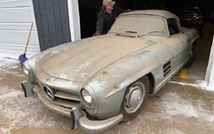Chiếc Mercedes-Benz 300 SL Roadster bị bỏ rơi suốt 40 năm được rao bán với giá hơn 25 tỷ đồng